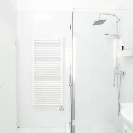 דירה Andrassy Getaway In Spacious 3br & Private Balcony בודפשט