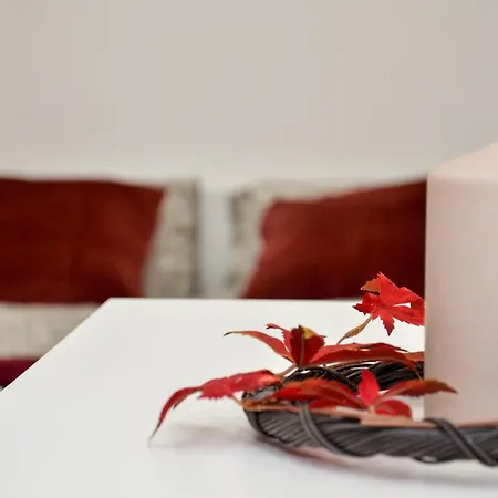 Andrassy Getaway In Spacious 3Br & Private Balcony * Budapest