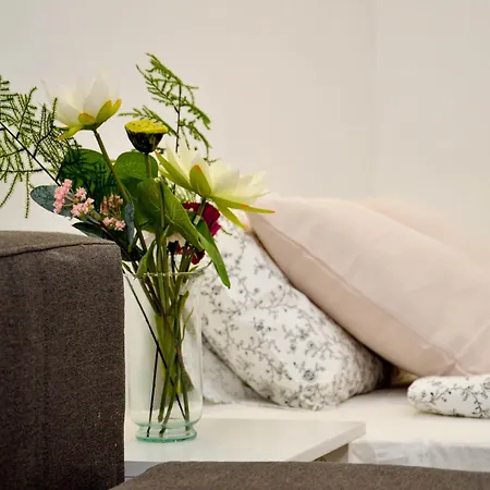 Andrassy Getaway In Spacious 3Br & Private Balcony Appartement