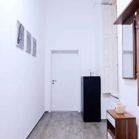 Appartamento Andrássy Getaway In Spacious 3br&private Balcony *